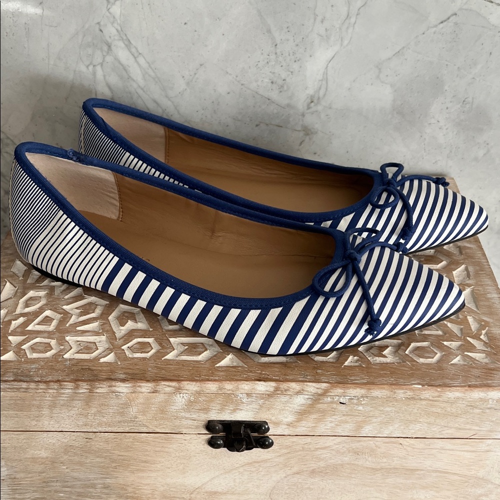 Banana Republic Striped Blue and White Flats, Size 7.5
